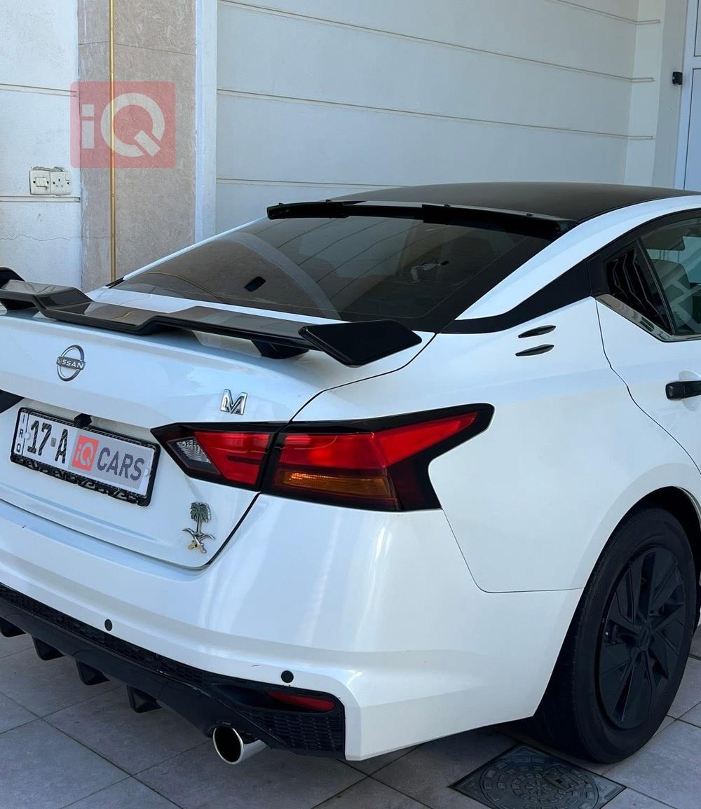 نيسان ألتيما